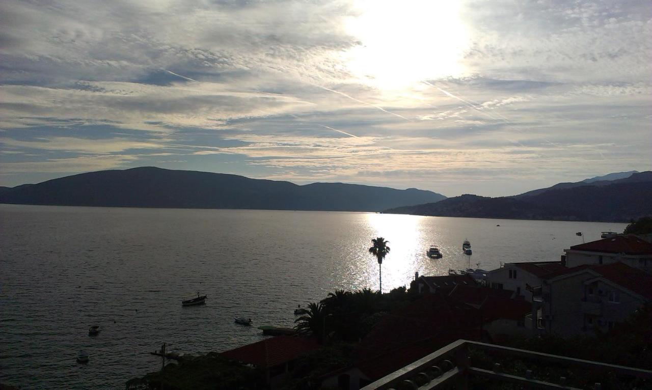 Villa Angelina กุมบอร์ ภายนอก รูปภาพ