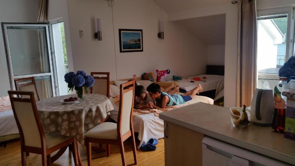 Villa Angelina กุมบอร์ ภายนอก รูปภาพ