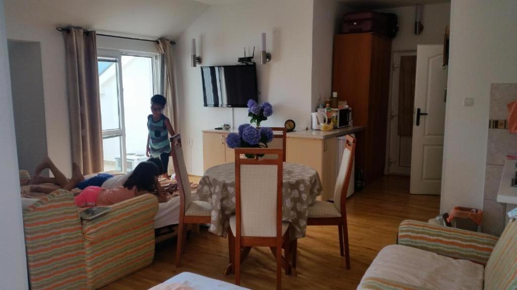 Villa Angelina กุมบอร์ ภายนอก รูปภาพ